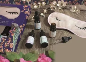 Presentset med doftoljor och sovmask